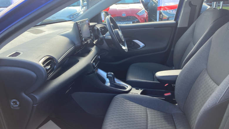 Toyota Yaris 1.5 Hybrid Design 5dr CVT Hybrid Hatchback